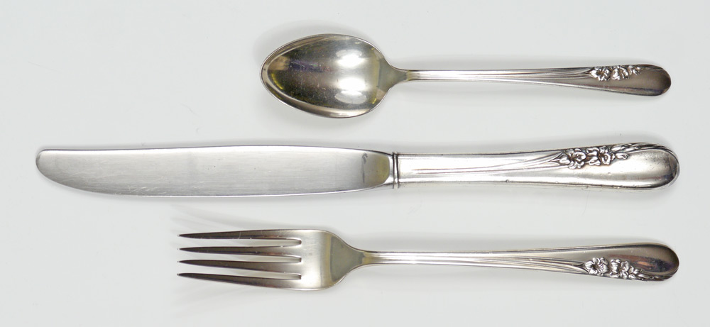 Appraisal: INTERNATIONAL BLOSSOM TIME STERLING FLATWARE Approx pieces in the Blossom