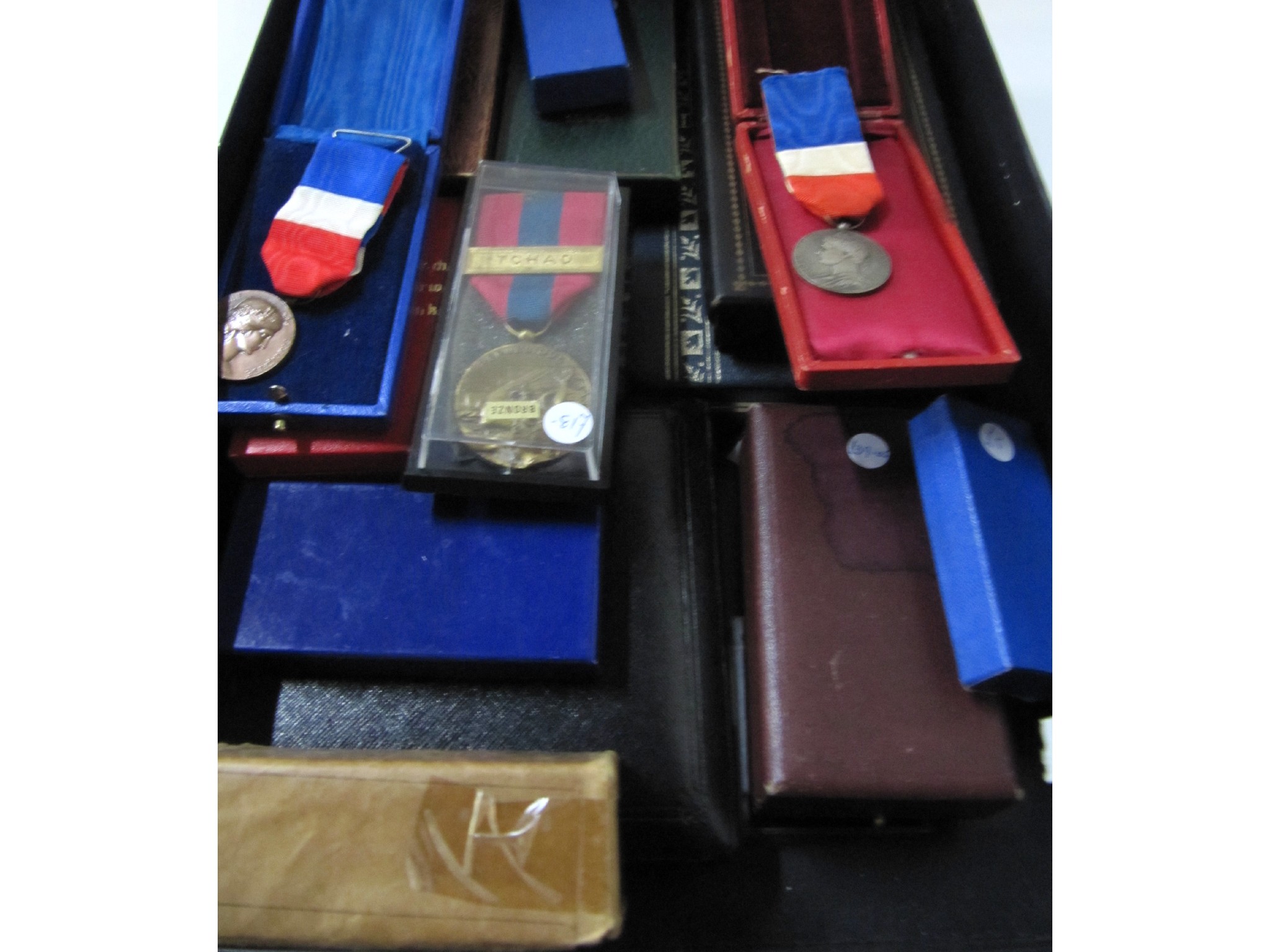 Appraisal: A box of assorted cased medals