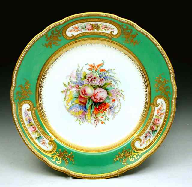 Appraisal: A TH CENTURY PLATE painted with central bouquet of mixed