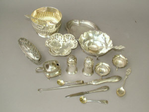 Appraisal: Sundry small silver items to include a small silver bowl