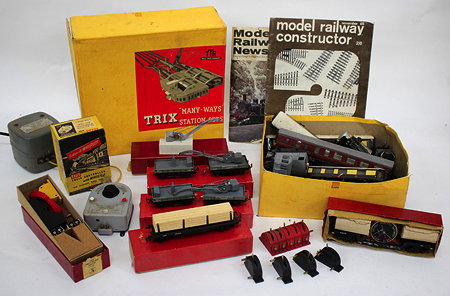 Appraisal: A TRIX TWIN 'OO' GAUGE PART TRAIN SET with a