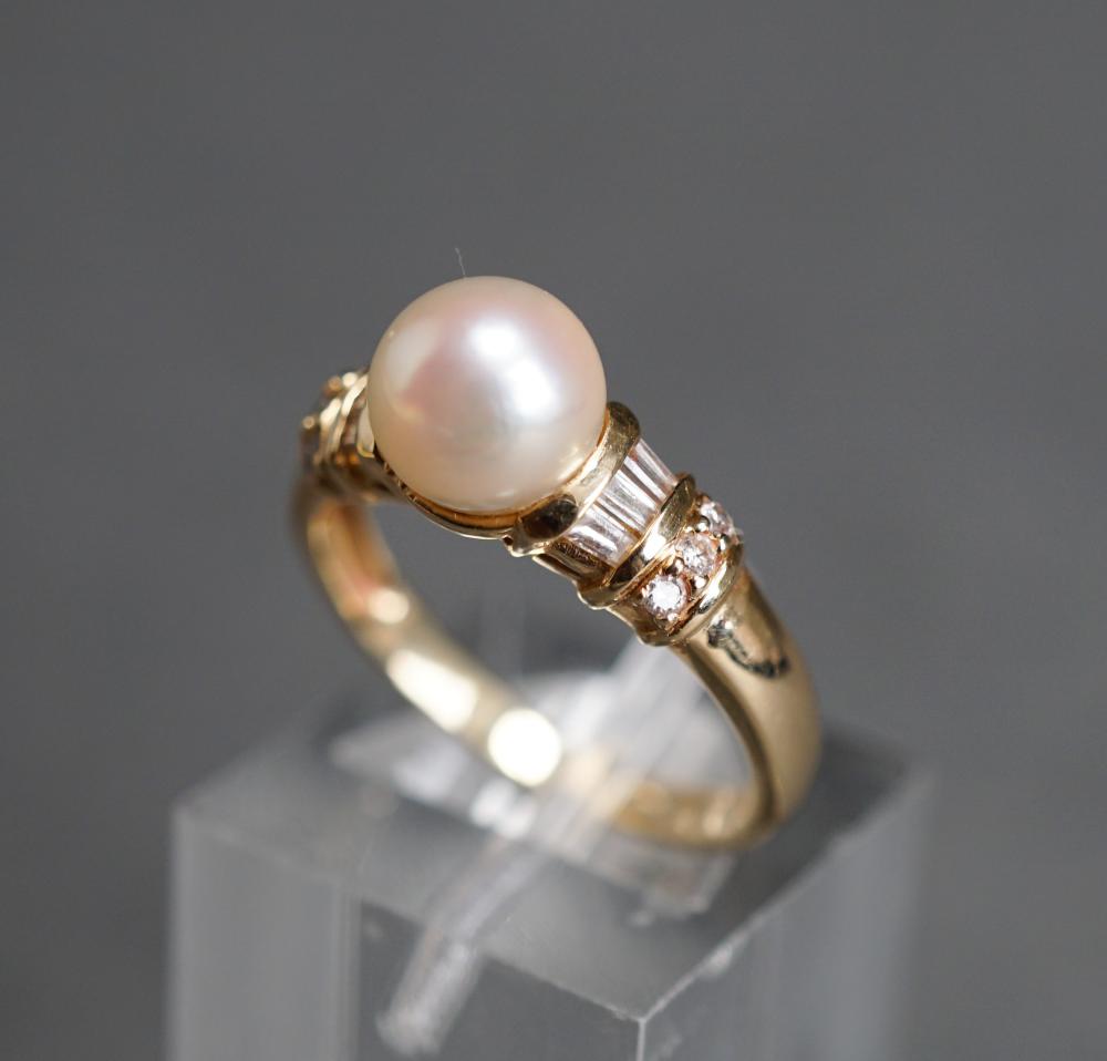 Appraisal: -KARAT YELLOW-GOLD CULTURED PEARL AND DIAMOND RING GROSS DWT SIZE