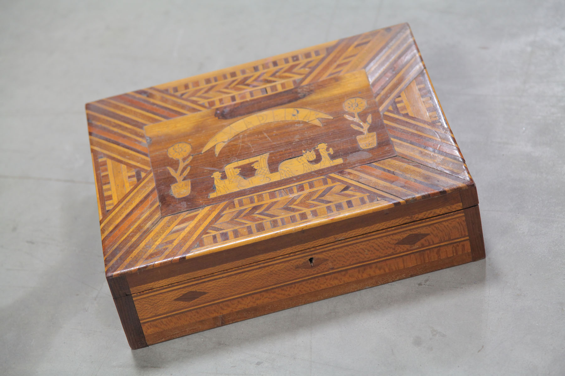 Appraisal: INLAID SEWING BOX American early th century Mixed woods box