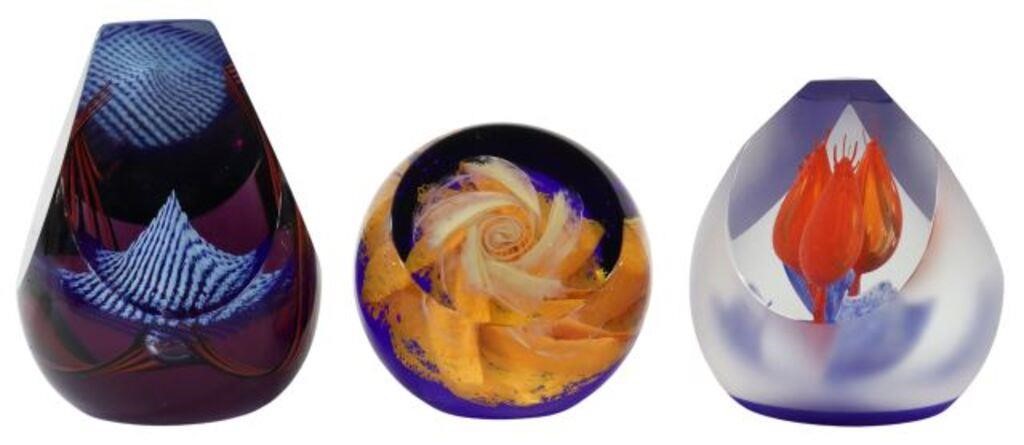 Appraisal: lot of Scottish limited-edition art glass paperweights Caithness Glass including