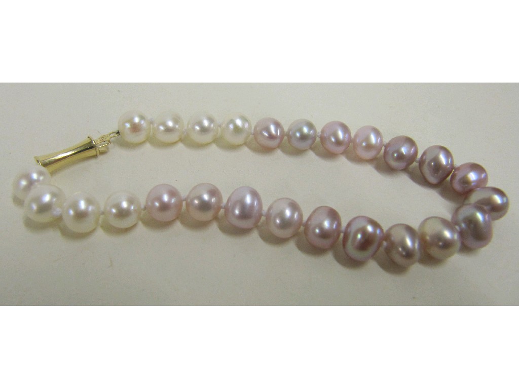 Appraisal: Cultured pearl bracelet with ct gold clasp