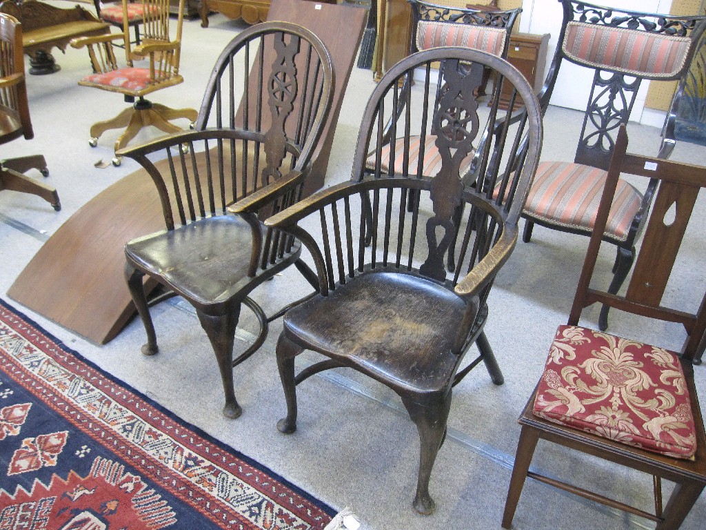 Appraisal: Pair of Victorian wheelback Windsor armchairs