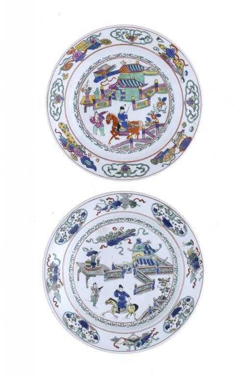 Appraisal: A DERBY PLATE AND AN EARLIER CHINESE PLATE OF THE