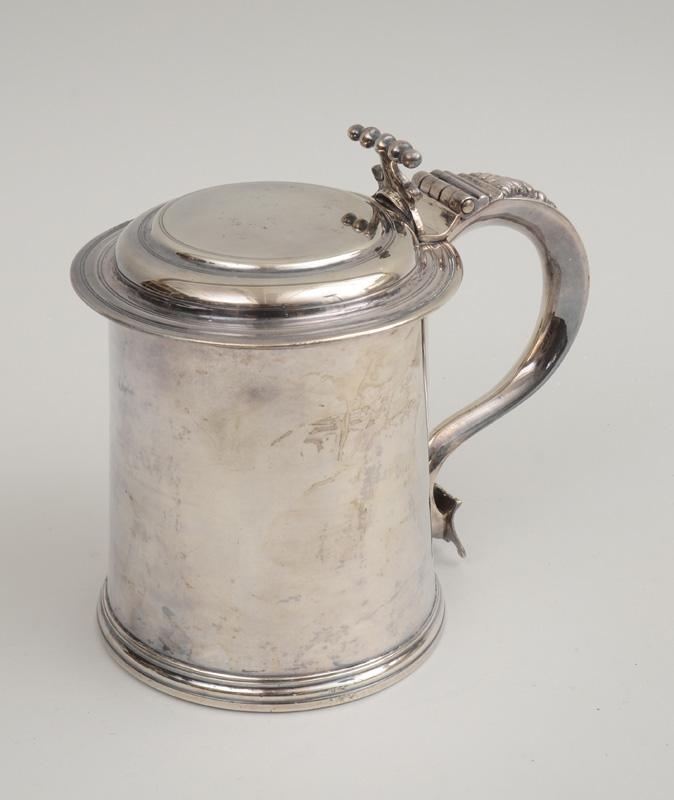 Appraisal: GEORGE III SILVER TANKARD Maker's mark 'W C ' within