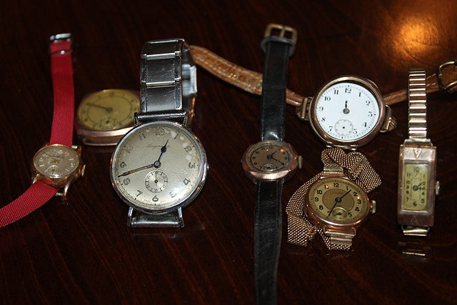 Appraisal: A SMALL COLLECTION OF VARIOUS LADIES GOLD AND OTHER WRIST