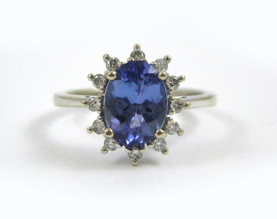 Appraisal: TANZANITE DIAMOND AND EIGHTEEN KARAT GOLD RING The white gold