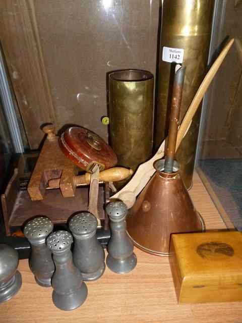 Appraisal: A QUANTITY OF TREEN AND METALWARE ITEMS to include a