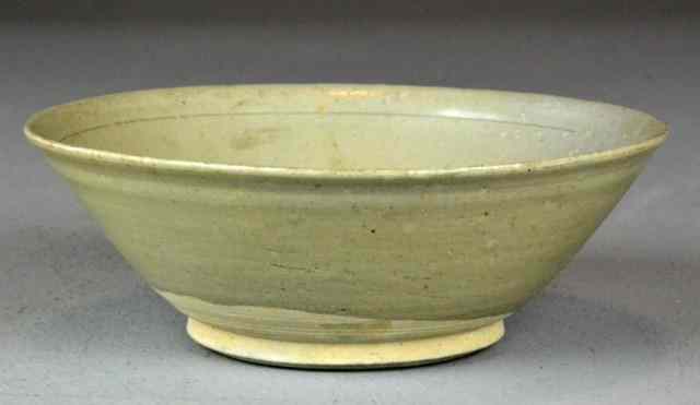 Appraisal: Southern Song Dynasty Glazed BowlA tall footed bowl with buff