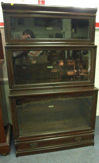 Appraisal: A th Century oak Globe-Wernicke bookcase of three graduated sections