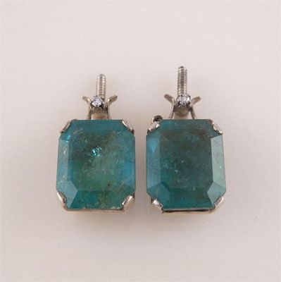 Appraisal: Two emeralds The first measuring x x mm deep Set