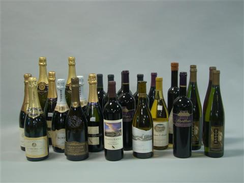 Appraisal: COLLECTION OF MISCELLANEOUS BOTTLES OF DOMESTIC WINE AND CHAMPAGNE