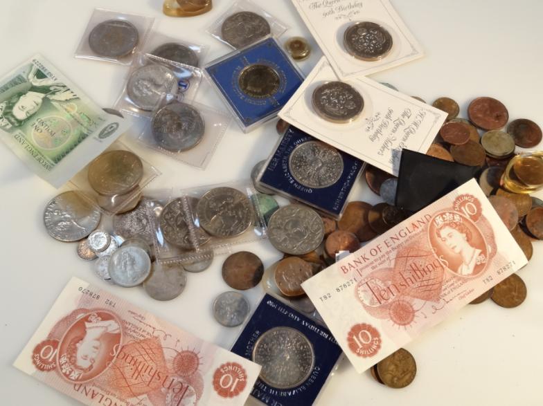 Appraisal: Various thC GB coins and bank notes to include a