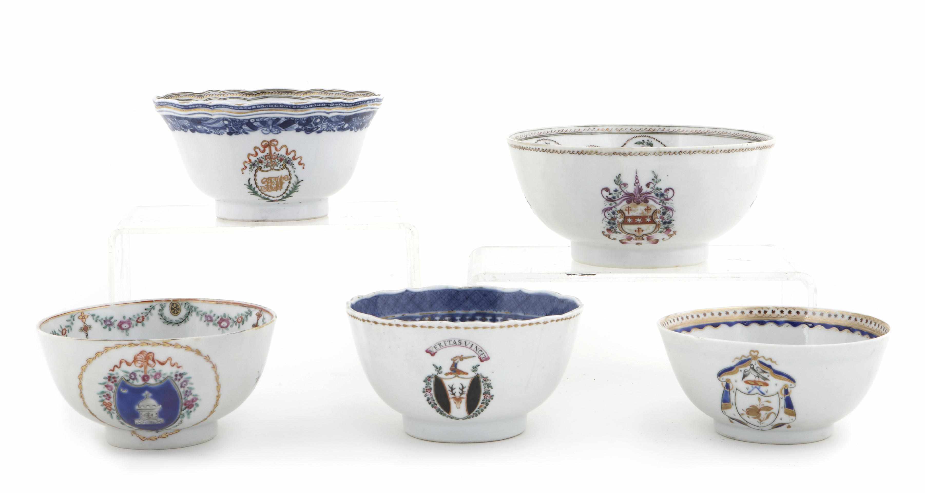 Appraisal: A group of five Chinese Export porcelain articles Comprising three