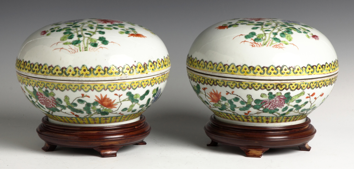 Appraisal: Pair of Chinese Covered Tureens th cent