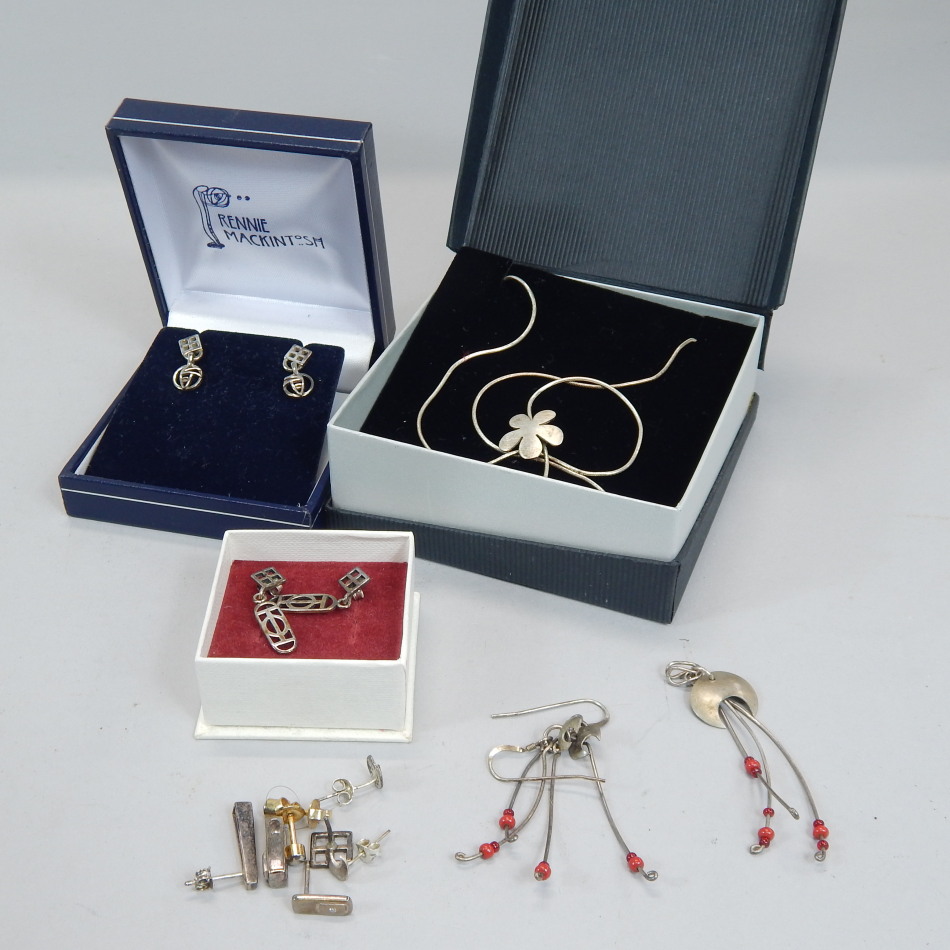 Appraisal: A quantity of silver and other modern jewellery to include