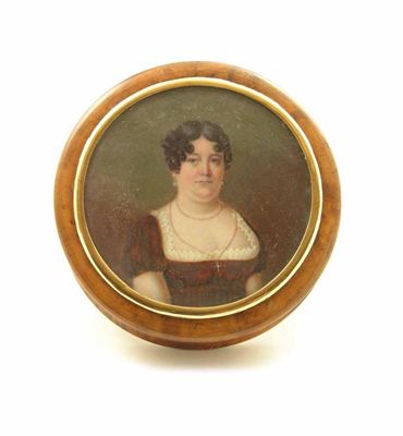 Appraisal: An early th century burr birch circular snuff box the