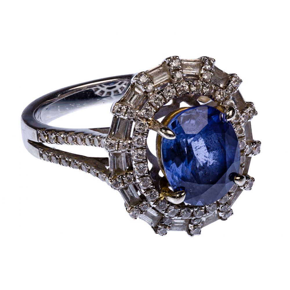 Appraisal: K WHITE GOLD TANZANITE AND DIAMOND RINGHaving a mm by