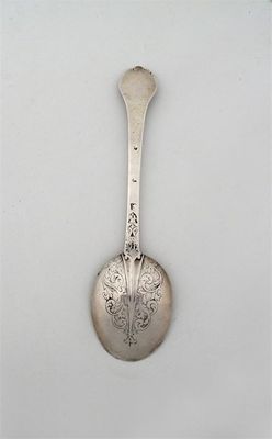 Appraisal: A Charles II lace-back trefid spoon maker 'TL' with a