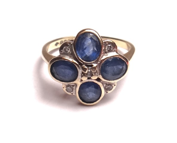 Appraisal: A ct gold sapphire and diamond set cluster ring collet