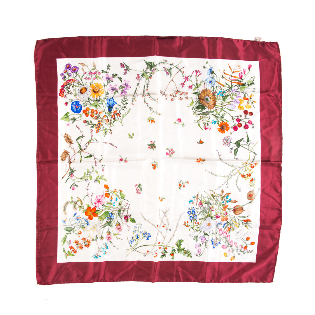 Appraisal: A Lady's Vintage Gucci Flora Scarf classic - s silk