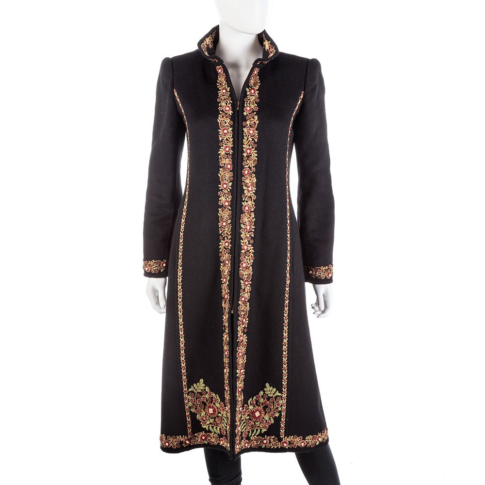 Appraisal: Oscar de la Renta Embroidered Black Cashmere Coat US size