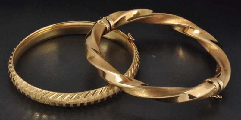 Appraisal: Lot of K Y Gold Hinged Bracelets Description Total weight