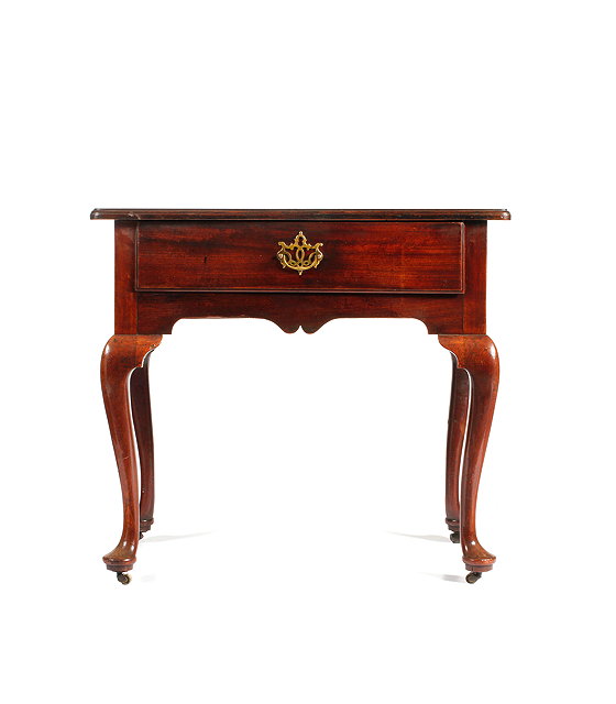 Appraisal: A GEORGIAN MAHOGANY SIDE TABLE with single frieze drawer and