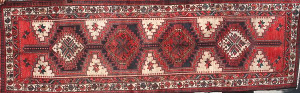 Appraisal: Fine th Century Persian Heriz rug ' x ' EST