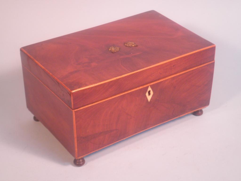 Appraisal: An early thC mahogany and boxwood strung tea chest of