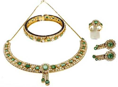 Appraisal: PEARL EMERALD AND GOLD PARURE probably India ca Yellow gold