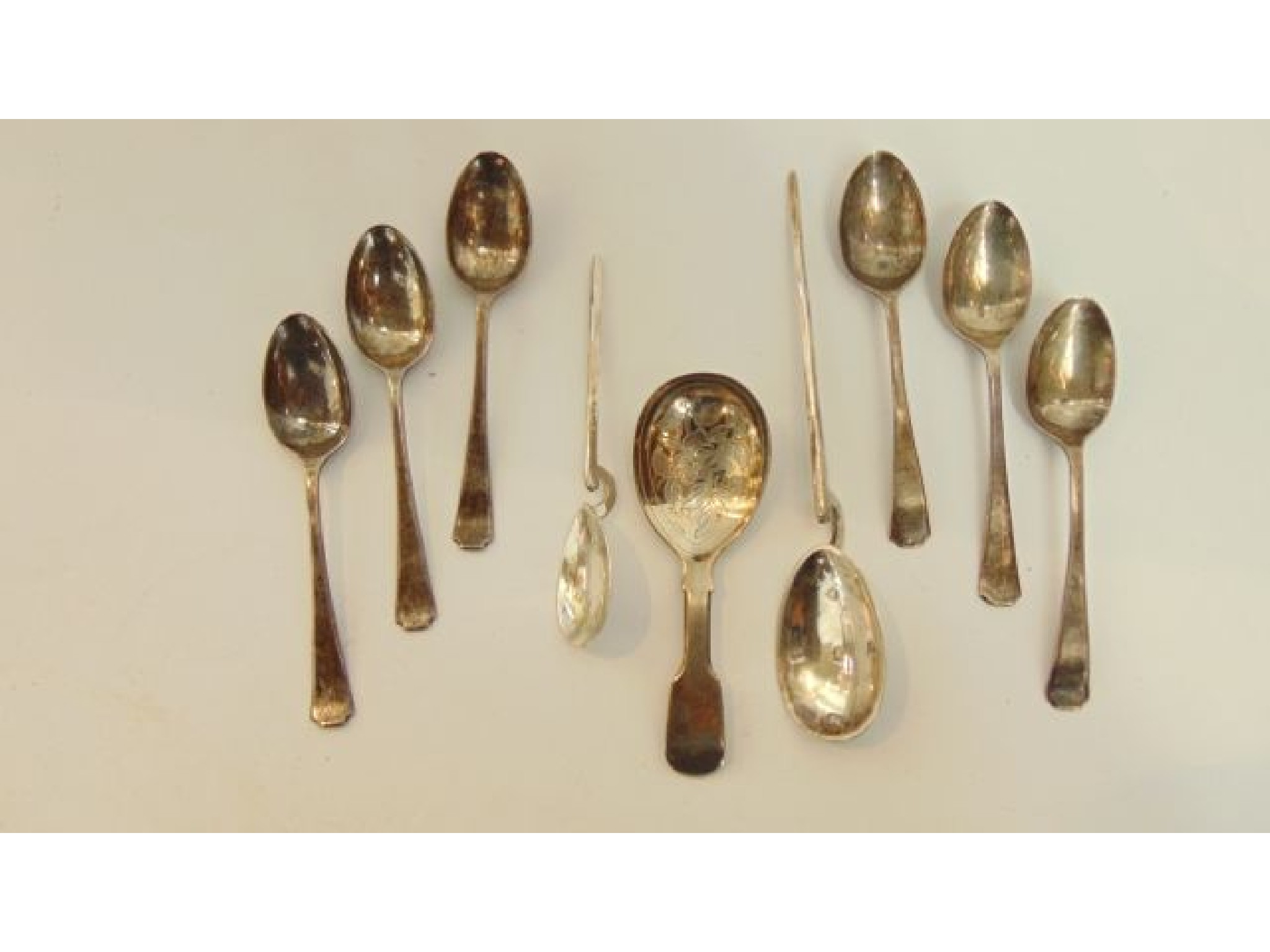 Appraisal: A William IV silver Fiddle pattern caddy spoon James Beebe