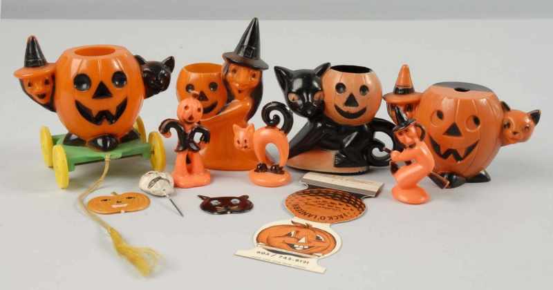 Appraisal: Lot of Plastic Halloween Decorations Description Includes one witch with