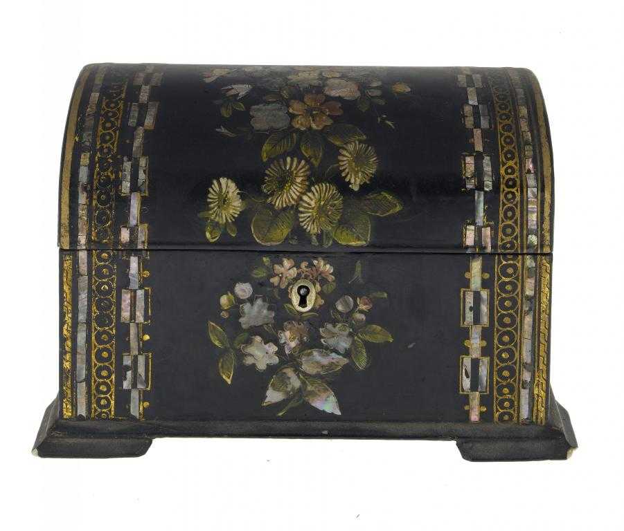 Appraisal: A PAPIER M CH TEA CADDY with coffered lid inlaid