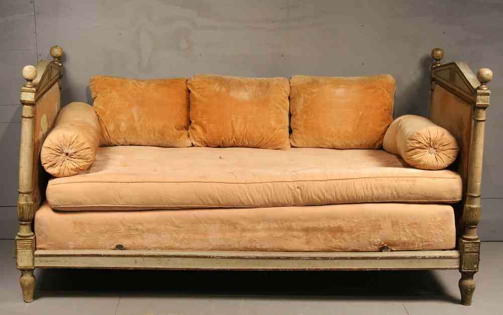 Appraisal: FRENCH PAINTED DAYBED - Period Louis XIV Daybed in gold