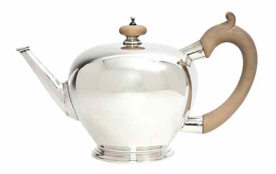 Appraisal: An English Silver Teapot Walter Wilson London of ovoid form