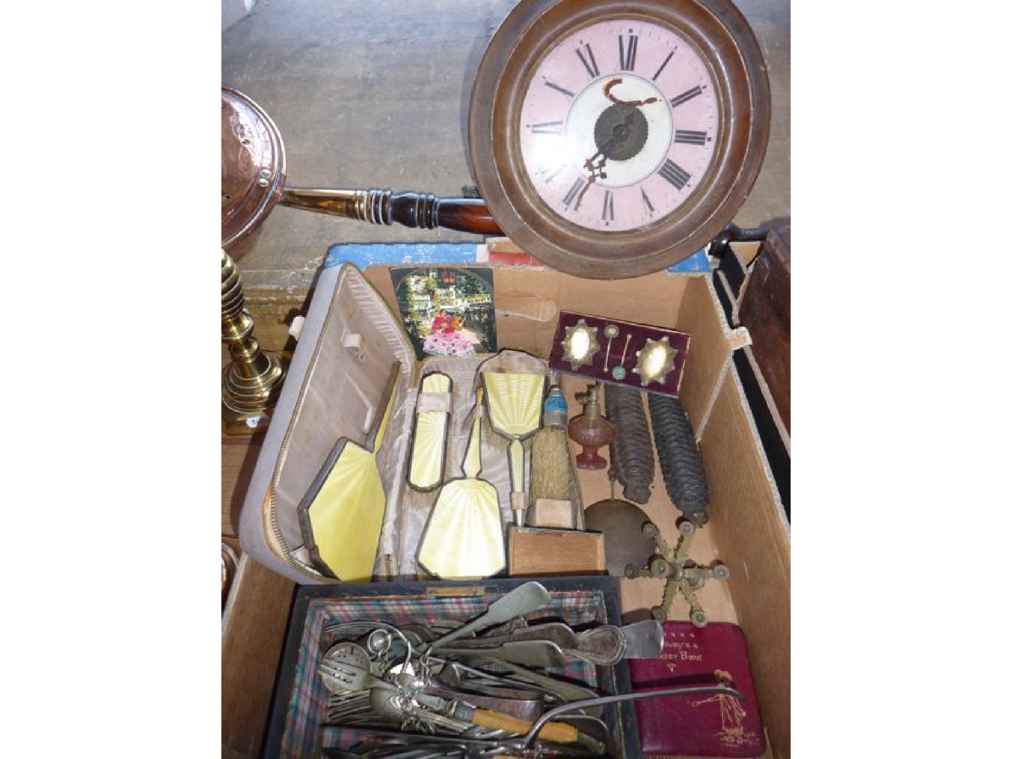 Appraisal: A miscellaneous collection to include a wall clock with pink