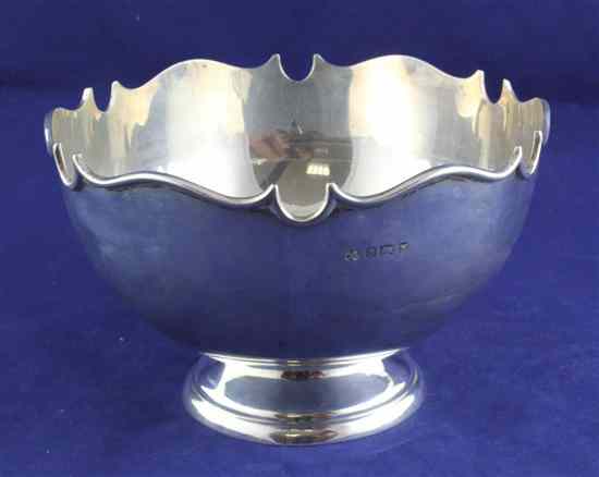 Appraisal: A 's silver Monteith style bowl on pedestal foot Barker