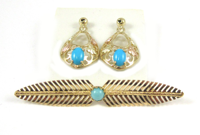 Appraisal: THREE ARTICLES OF TURQUOISE JEWELRY including a k yellow gold