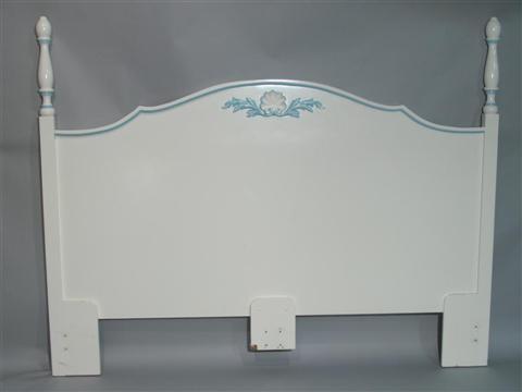 Appraisal: DOROTHY DRAPER STYLE BLUE WHITE BED The white painted king