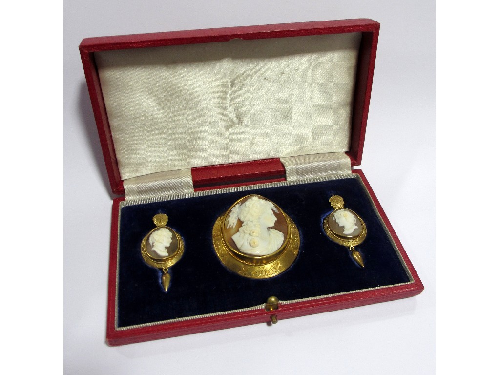 Appraisal: A fine part suite of Victorian cameo jewels comprising a