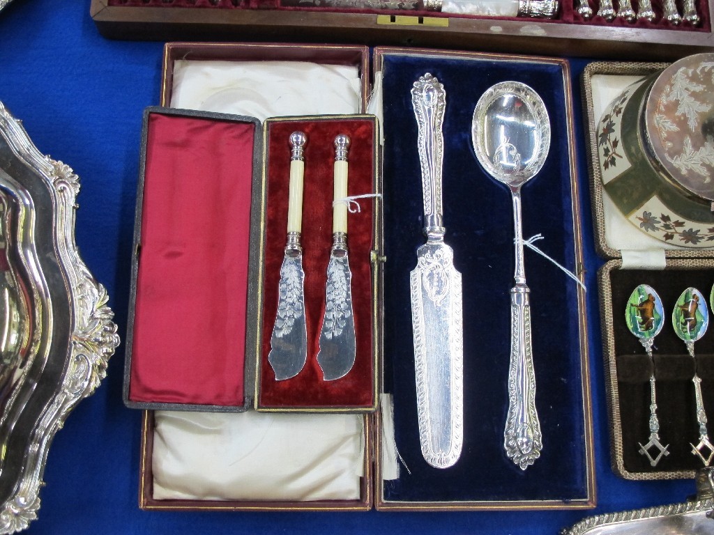 Appraisal: A lot comprising a cased set of EP cake servers