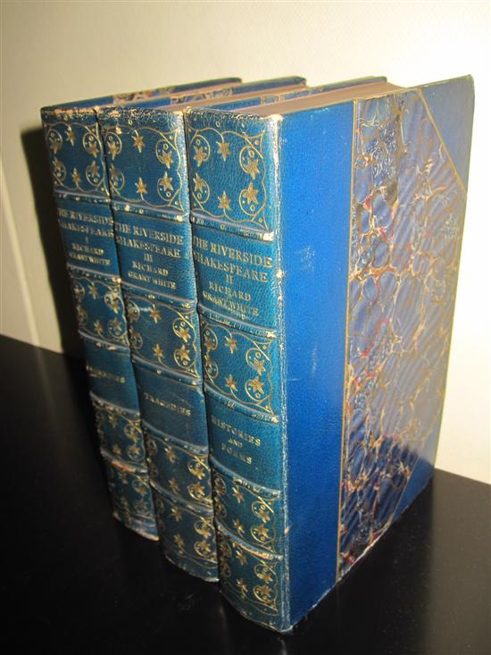 Appraisal: WILLIAM SHAKESPEARE THE RIVERSIDE SHAKESPEAR'S Three volumes Vol Comidies Vol