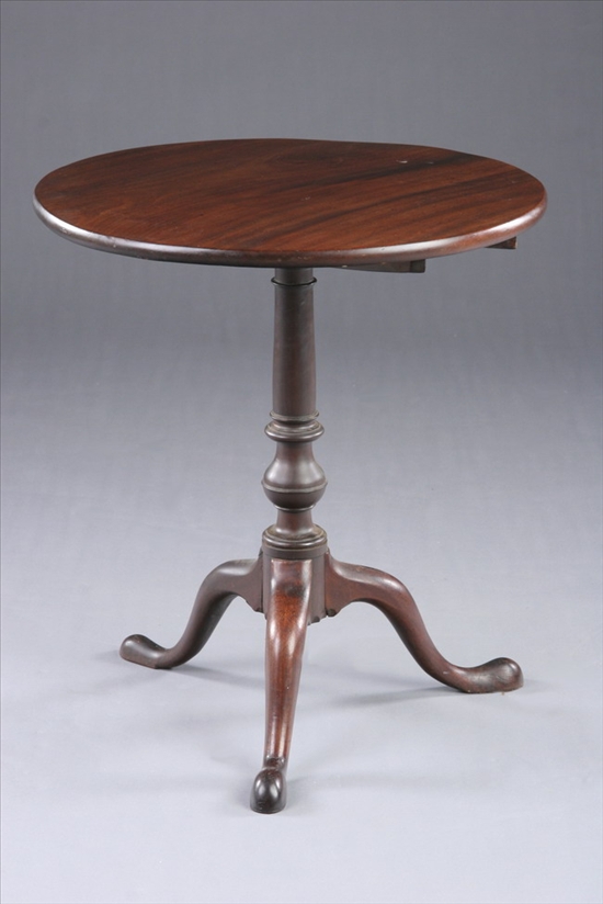 Appraisal: AMERICAN FEDERAL MAHOGANY TILT-TOP TABLE Late th early th century