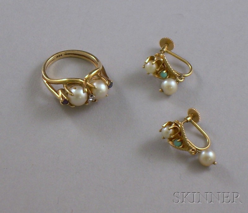 Appraisal: kt Gold and Pearl Ring and Earclips