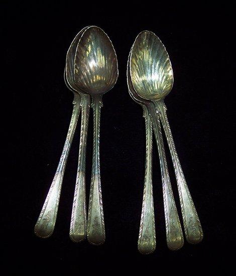 Appraisal: Six George IV shell bowl teaspoons