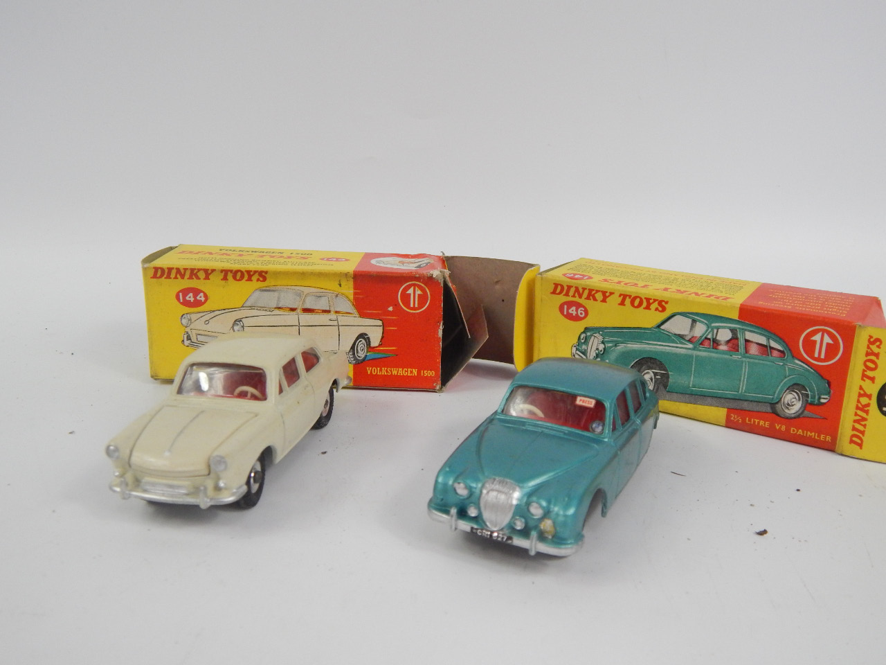 Appraisal: A Dinky Toys die cast vehicle Daimler litre V and